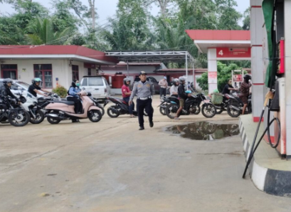 Antrean Solar Mengular di SPBU Engkayas Sanggau, Satgas Soroti Distribusi dan Nozzle