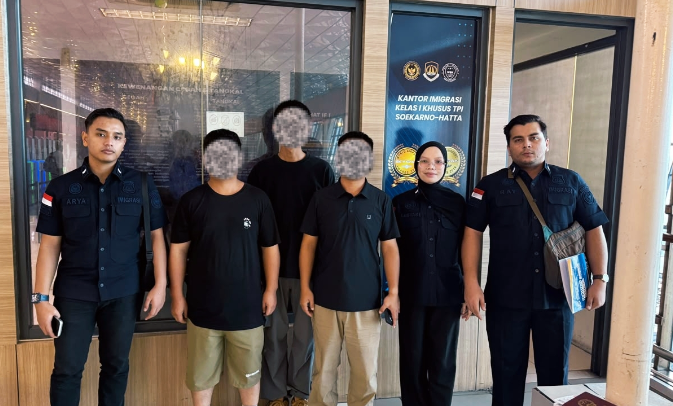 Imigrasi Sanggau Bongkar Modus Data Penjamin, 3 WNA China Dideportasi