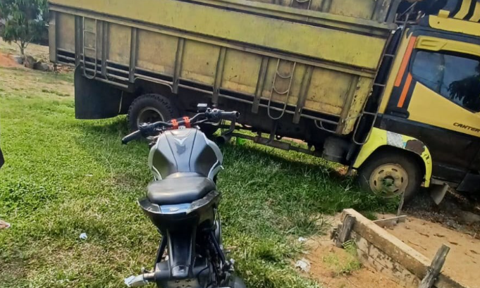 Pengendara Vixion Meninggal dalam Kecelakaan di Parindu Sanggau