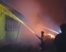 Gedung SDN 62 Singkawang Terbakar Dini Hari, Penyebab Belum Diketahui