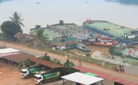 Sungai Kapuas Masih Surut, Distribusi BBM ke Sintang Terkendala, Jalur Alternatif Disiapkan Sebagai Solusi