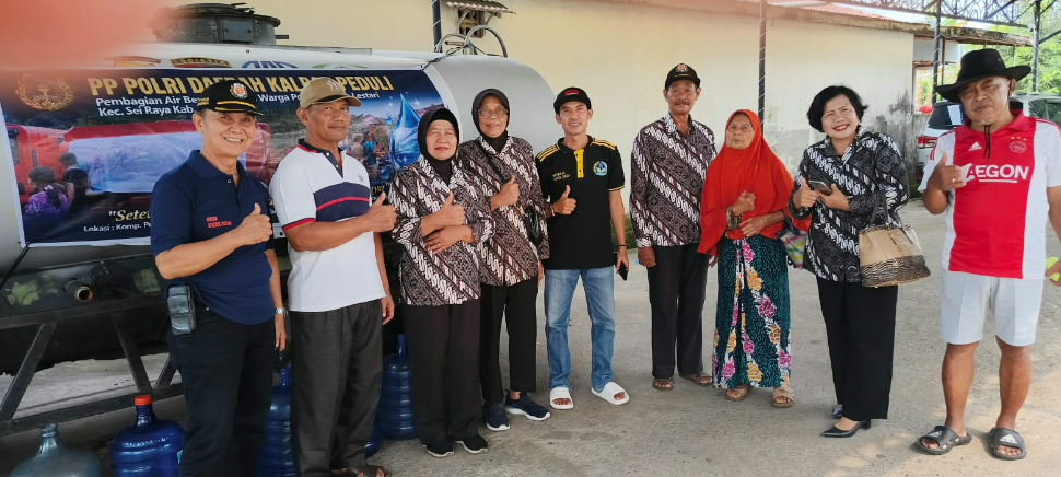 Persatuan Purnawirawan Polri  Pengurus Daerah Kalbar Berbagi Air Bersih