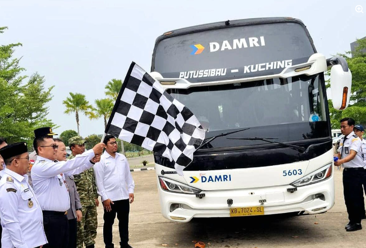 Trayek Bus Putussibau-Kuching Resmi Dibuka, Layani Perjalanan Lewat Badau dan Lubok Antu