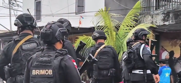 Polda Kalbar Amankan Dua Orang dalam Operasi di Kampung Beting Pontianak