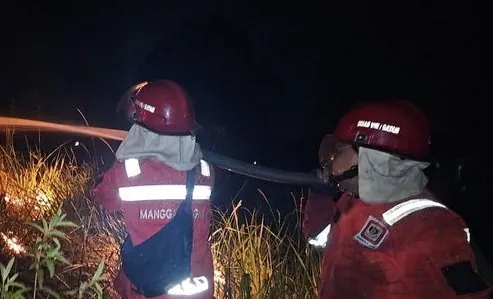 Pemadaman Karhutla di Kalbar Berlanjut, Petugas Hadapi Sejumlah Kendala