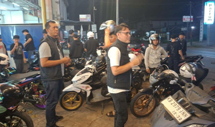 Cegah Balap Liar, Polisi Pantau Aktivitas Pengendara Motor di Kecamatan Parindu