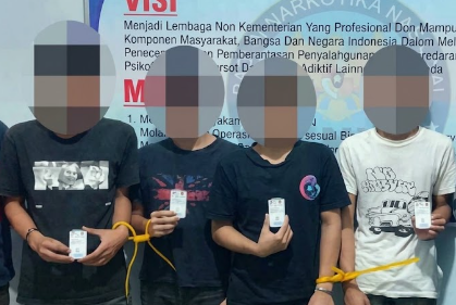 Empat Pemuda Diamankan di Penginapan Sintang, Polisi Temukan Sejumlah Barang Bukti Diduga Narkotika
