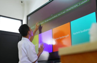 Kalbar Terima Ribuan Panel Digital untuk Sekolah, Anggaran Program Capai Rp275 Miliar pada 2026
