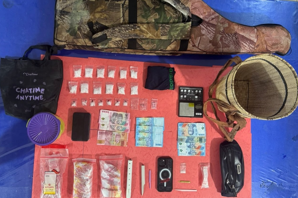 Penggerebekan di Desa Tanjung Merpati Kembayan, Polisi Temukan Puluhan Gram Sabu