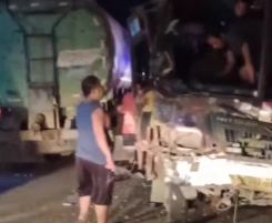 Kecelakaan Truk Tangki dan Bus Via Ria di Paloan Sengah Temila Landak Beberapa Penumpang Dievakuasi