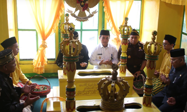 Jaga Cagar Budaya Makam Kesultanan Batu Layang Pemkot Pontianak Salurkan Anggaran APBD Tiap Tahun