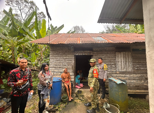Siapa yang Layak Terima Bansos, Kembayan Lakukan Pemeriksaan dari Rumah ke Rumah