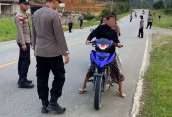 Polsek Sajingan Besar Tertibkan Knalpot Brong di Sambas, Razia Digelar hingga Malam Hari