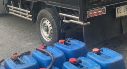 455 Liter Pertalite Diamankan di Sambas, Modifikasi Tangki Kendaraan Jadi Sorotan