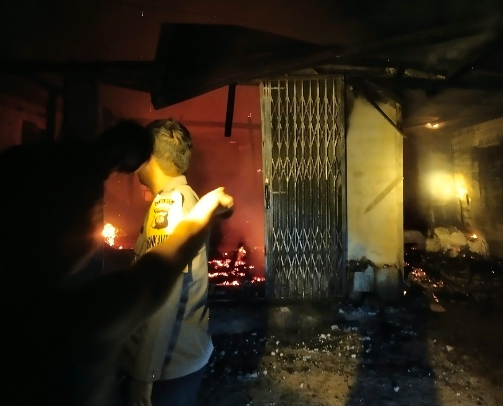 Rumah di Tayan Hulu Terbakar Saat Listrik Padam, Polisi Selidiki Dugaan Korsleting