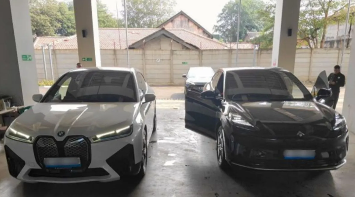 Penyidik KPK Menyita Empat Unit Mobil Mewah Terkait Kasus Dugaan Korupsi Dana Kebencanaan BNPB
