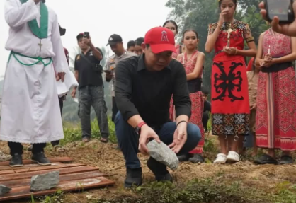 Pembangunan Rumah Betang Suku Seberuang Ensilat Dimulai Jadi Simbol Pelestarian Budaya Dayak di Kapuas Hulu