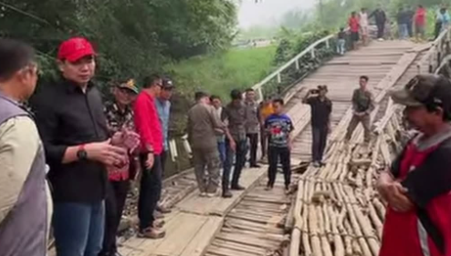 Kondisi Jembatan Hampir Roboh, Pemkab Kapuas Hulu Rencanakan Bangun Jembatan Bailey Pada 2027