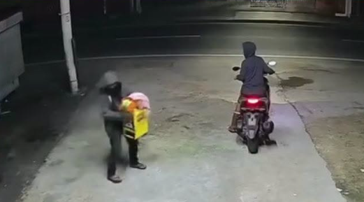 Aksi Pembobolan Gerai UMKM di Jalan Padat Karya Pontianak Terekam