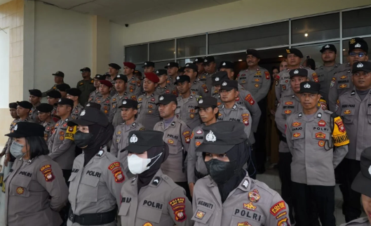 Aksi Demo Puluhan Warga Batu Ampar di Kantor DPRD Terkait Kelangkaan BBM dan Pemadaman Listrik