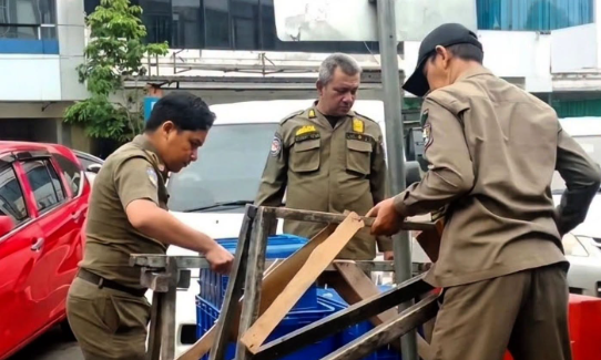 Tim Gabungan Tertibkan 52 Lapak Liar di Pasar Flamboyan Pontianak