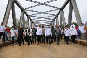 JEMBATAN MELAWI II DIRESMIKAN,SUTARMIDJI TEGASKAN TIDAK ADA MEMBEDAKAN DAERAH