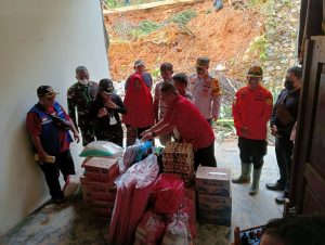 Banjir Singkawang Berangsur Surut, Tim Gabungan Tetap Bersiaga