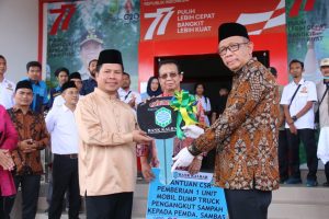 GUBERNUR SERAHKAN CSR BANK KALBAR KEPADA PEMKAB SAMBAS