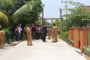 JANJI SUTARMIDJI TERLUNASI,BANGUN JALAN DUSUN SUNGAI BAONG BENGKAYANG