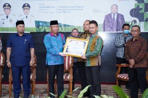 Pemkot Pontianak Boyong Dua Penghargaan dari Menkeu