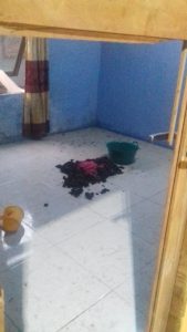 Sudahlah “Geprek” Kepala Istri Pakai Lesung Batu, Rumah pun Hendak Dibakar