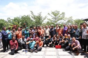 Lagi Sutarmidji “Tabur” 42 Sepeda Motor untuk Desa Mandiri di Kubu Raya