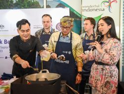 Pemuda Australia-Indonesia Belajar Memasak Makanan Indonesia