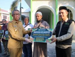 Sutarmidji Serahkan Sapi Presiden