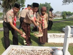 Kwarda Kalbar Ziarah dan Tabur Bunga di Taman Makan Pahlawan