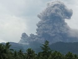 Gunungapi Dukono Erupsi, Tinggi Kolom Letusan Capai 1.900 Meter