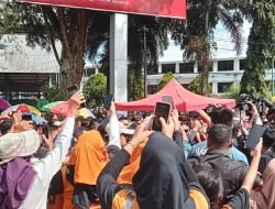 GANJAR DISAMBUT MERIAH PESERTA SENAM BERSAMA HATI NURANI