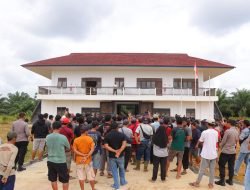 PT WPP Merah Air Estate Julong Group Didera Unjuk Rasa Karyawan danWarga