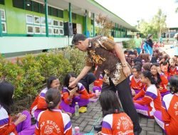 Ani Sofian Bagi Tablet Tambah Darah dan Sarapan Bersama Aksi SMPN 15 Cegah Stunting