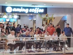 Pengunjung Heboh Jokowi Ngopi di Aming Coffee Megamal