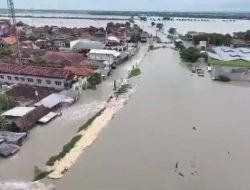 Enam Tanggul Jebol, 11 Kecamatan Terendam Banjir