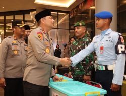 Kapolda Patroli Cek Pos Pengamanan dan Pelayanan Operasi Ketupat Kapuas 2024