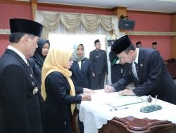 Ani Sofian Lantik Zulkarnain Jadi Pj Sekretaris Daerah Kota Pontianak