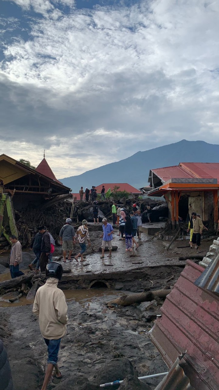 Total Korban Meninggal 37 Orang Akibat Banjir Lahar Dingin Gunung