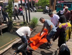 Geger !. Petugas Normalisasi Selokan Temukan Potongan Tubuh Manusia di Dansen 