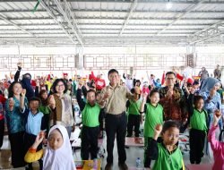 Wakil Bupati Ketapang Buka Kegiatan Gerakan Makan Telur dan Kreatif Mewarnai Bersama Moorlife Indonesia