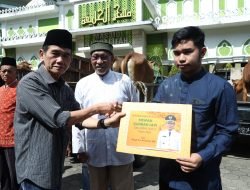 Pemkot Pontianak Salurkan 41 Hewan Kurban