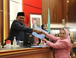 Sekda M.Barri Hadiri Rapat Paripurna Terhadap Pemandangan Umum Fraksi Terhadap Pertanggungjawaban APBD 2023
