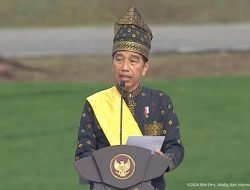 Pakai Baju Adat Teluk Belanga, Presiden Jokowi Pimpin Upacara Hari Lahir Pancasila