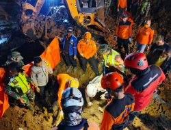 Dua Orang Meninggal Dunia Akibat Tertimbun Tanah Longsor